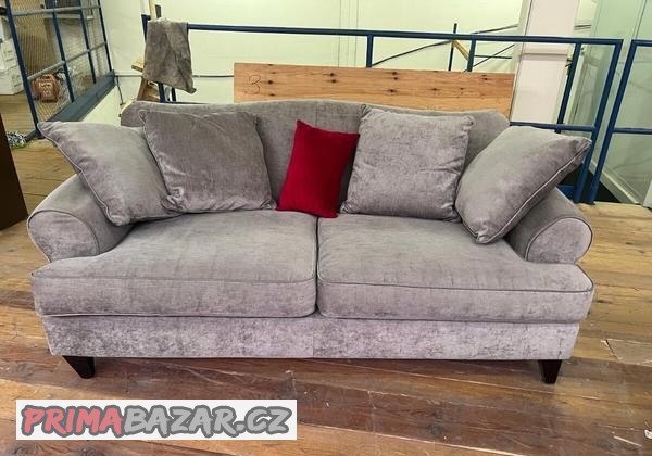 2x-outlet-predvadeci-gauce