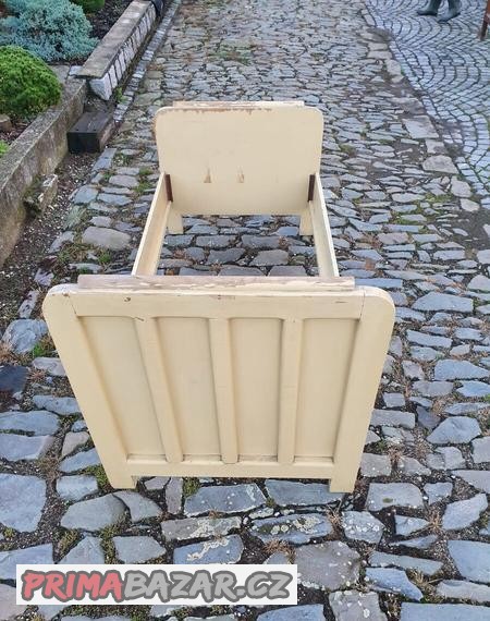 drevena-starozitna-postel