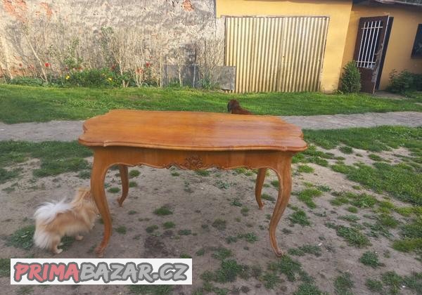 historický stůl