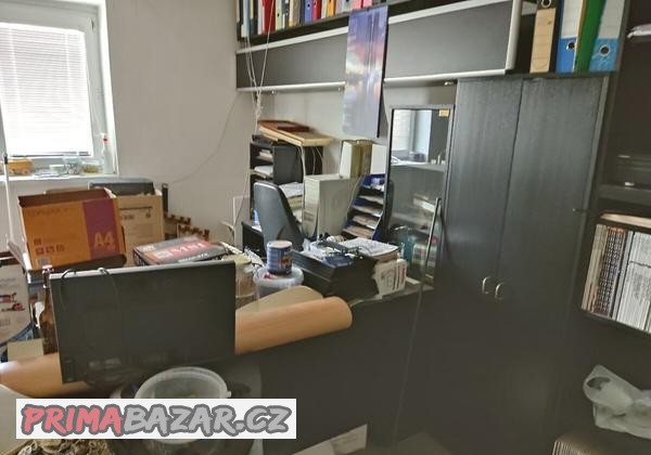 kancelarsky-nabytek-i-po-castech