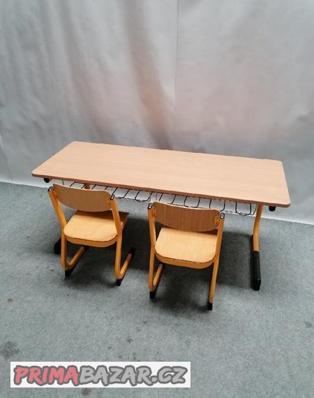 lavice-a-stoly-ze-skolky