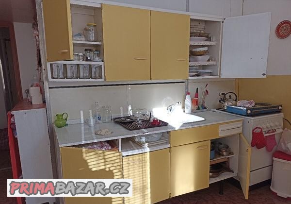 kuchynska-linka-z-masivu-do-dobrych-rukou