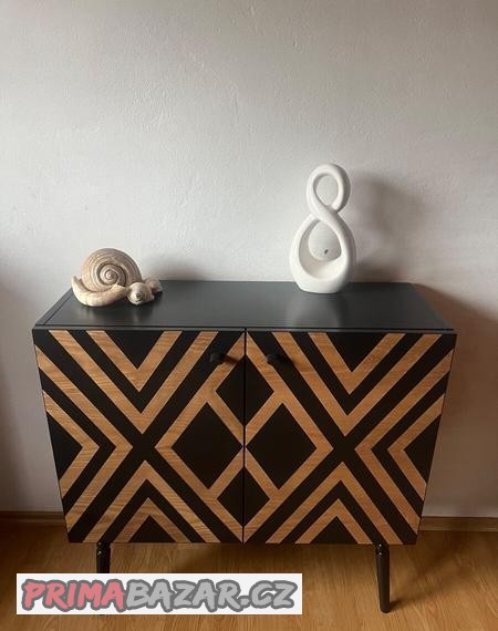 Příborník, komoda