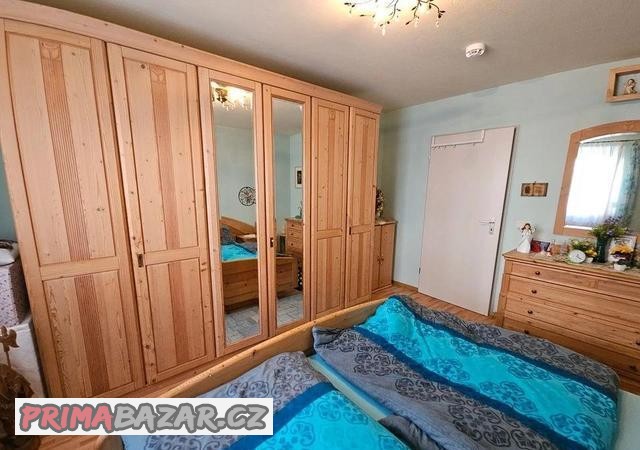 Masivní ložnice (216)