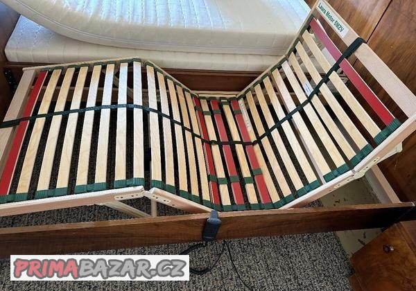 lamelovy-rost-s-motorem-a-dalkovym-ovladanim