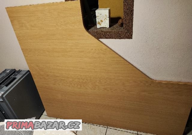Rohový pracovní stůl