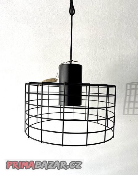 závěsný černý lustr
