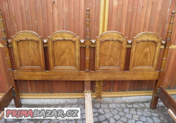 starsi-celodrevena-postel-sleva