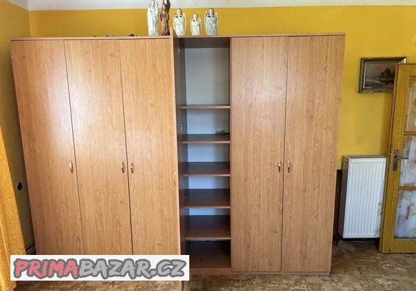 Postel, skříň, komoda