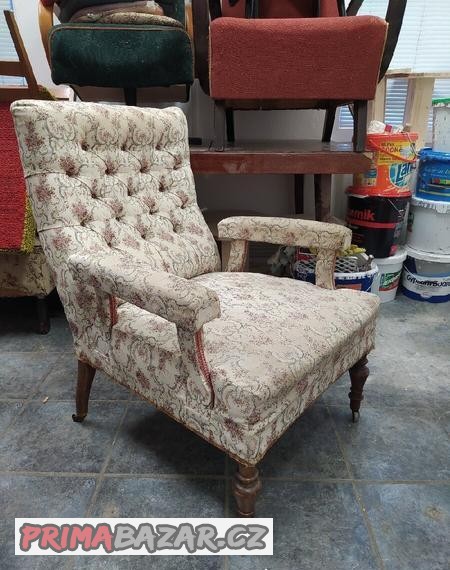 starozitne-kreslo-v-puvodnim-stavu