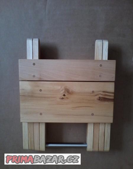 Prodám dřevěnou skládací stoličku