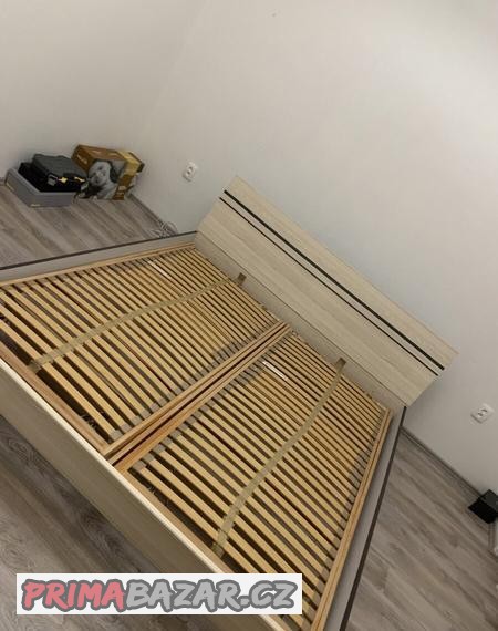 postel-vyrobena-z-matrace