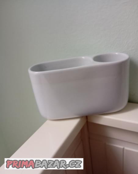 kosmeticky-organizer-na-stetce