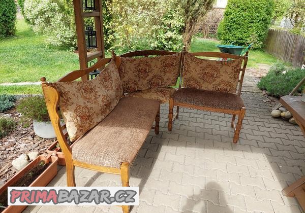 rohova-jidelni-lavice