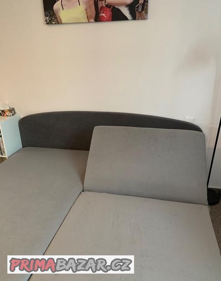 postel-s-ulozenym-prostostorem