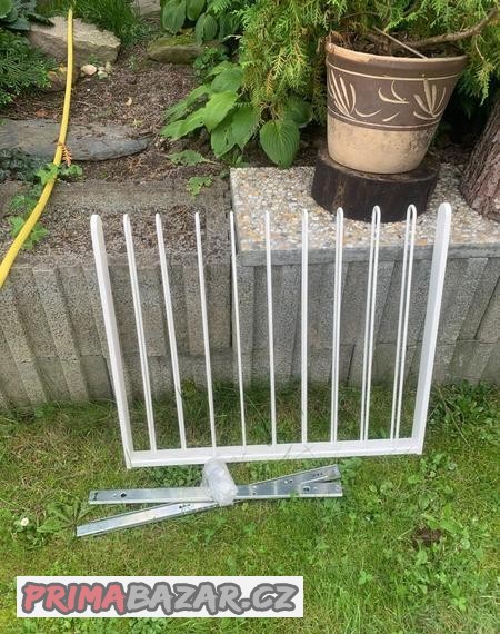 drzak-na-kalhoty-ikea