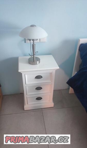 bila-komoda-a-2-nocni-stolky