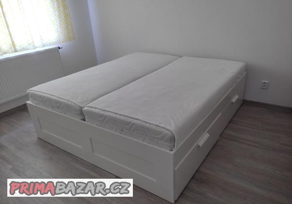 ikea-brimnes-nova-postel-s-uloznymi-dily