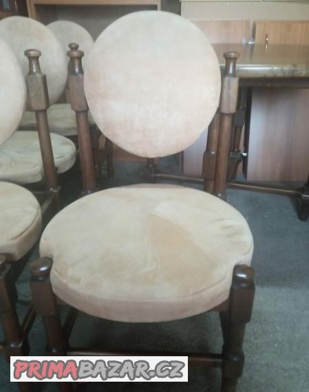 prodam-kulaty-stul-se-4-zidlemi