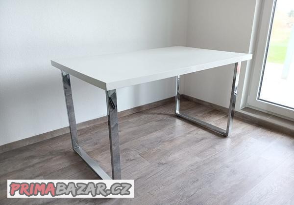 jidelni-stul-bily-lesk