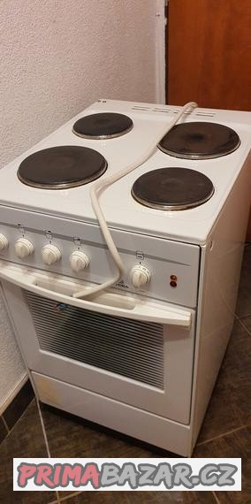 velmi-zachovaly-sporak-elektricky-mora-3102