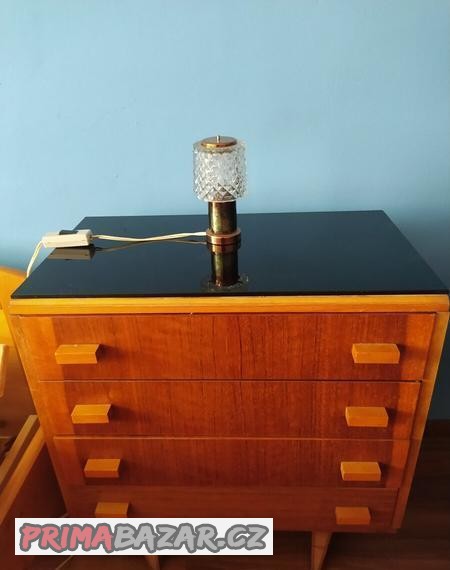 nocni-stolecky-novy-domov