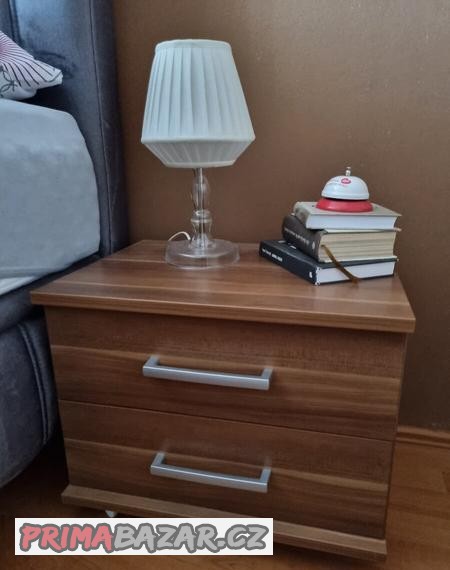 nocni-stolky