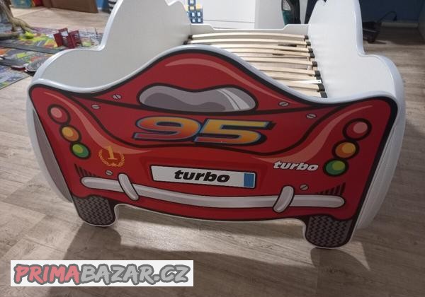 detska-postel-auticko