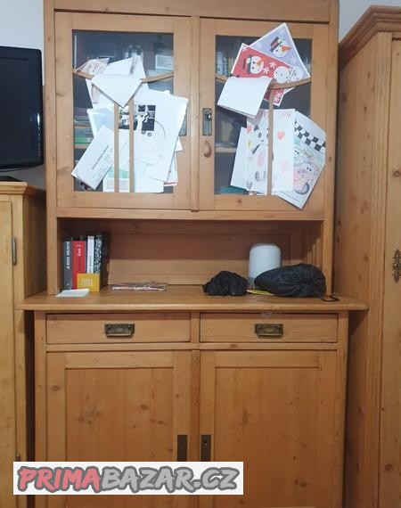kredenc-pribornik