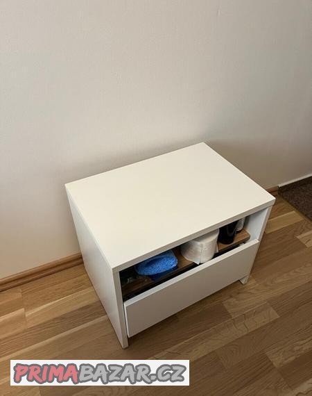 prodam-nocni-stolky