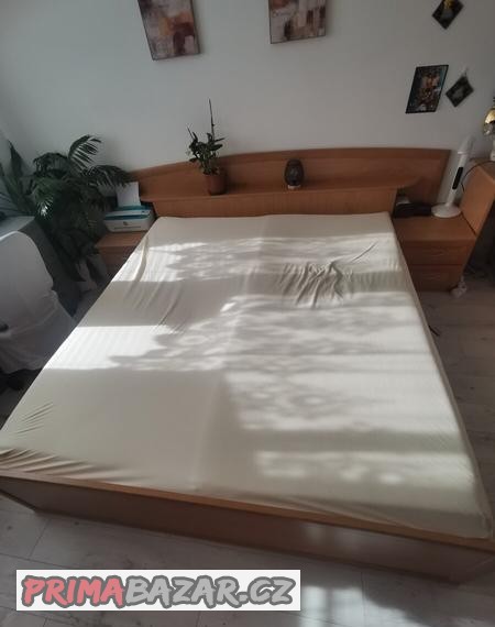 manzelska-postel-s-uloznym-prostorem