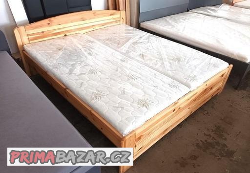masivni-manzelska-postel-borovice