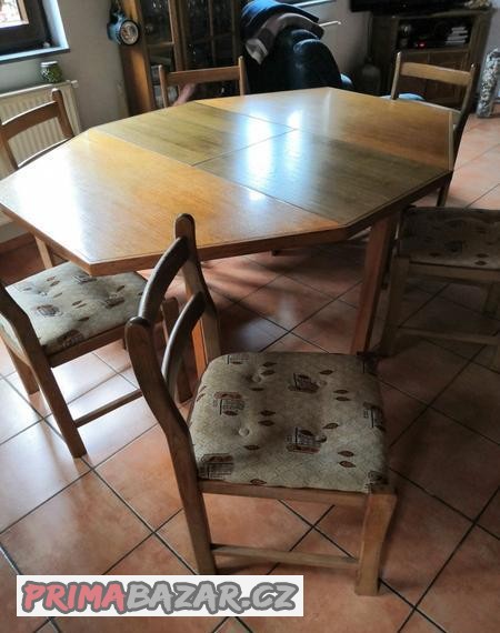 rozkladaci-stul-a-zidle