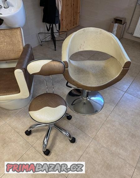 Kadeřnické vybavení