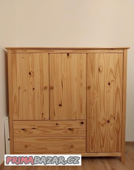 masivni-lakovana-borovice