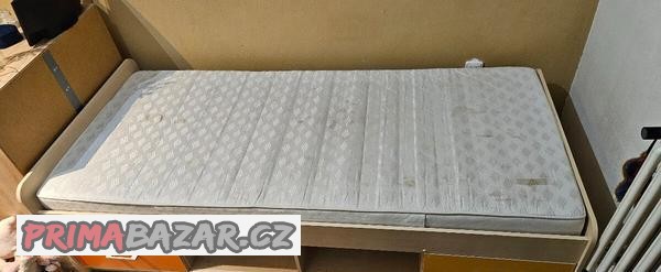 prodam-postel-vcetne-rostu-a-matrace