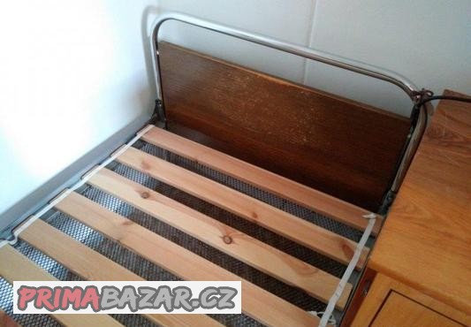 chromovana-postel