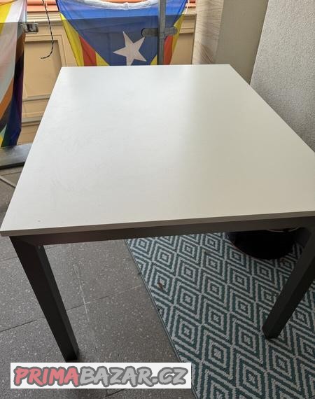 jedelni-stul-a-zidle