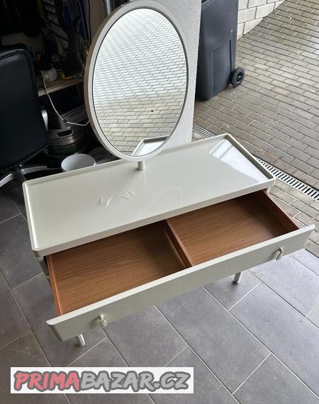 kosmeticky-stolek-98x39x80-zrcadlo