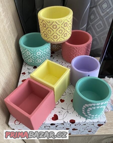 Betonové obaly (květináče)