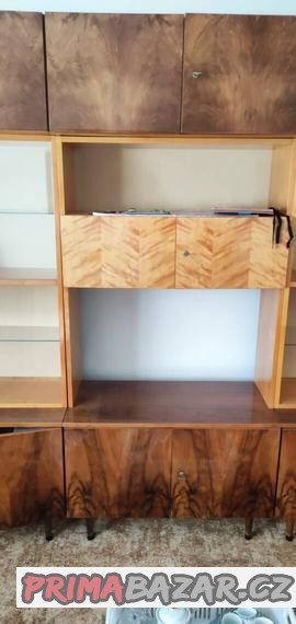 obyvaci-stena-z-pozustalosti