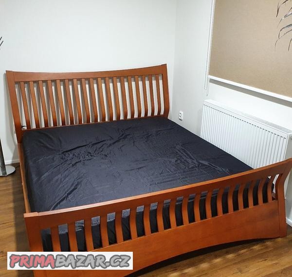 Designová postel vyrobená na zakázku