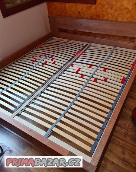 drevena-manzelska-postel-s-rosty-na-zakazku
