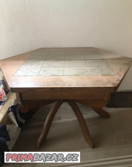 sleva-prodam-masivni-stul