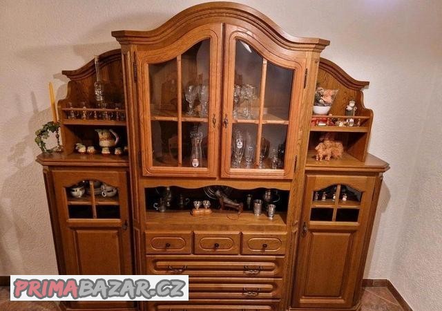 vitrina-skrin-komoda-drevena-vitrina-v-200-cm