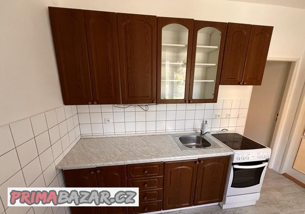 kuchynska-linka-185cm-trouba-s-varnou-deskou