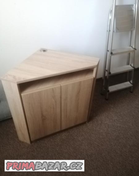 stolek-pod-tv