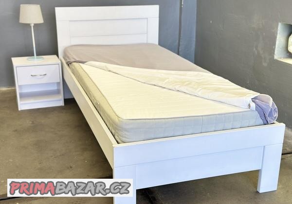 prodam-postel-90x200-s-matraci-a-nocni-stolek
