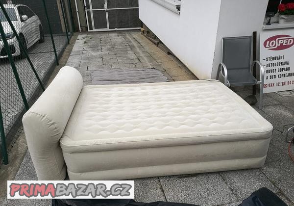nafukovaci-postel-bezova