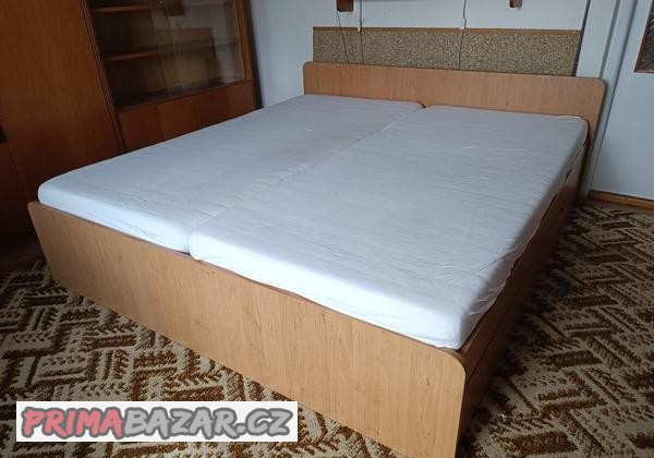 postel-vcetne-matraci